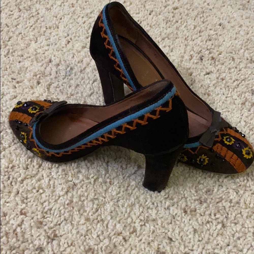 Shoes - Picture 3 of 4
